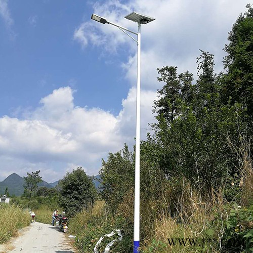 興凱照明新農村6米太陽能路燈 瓦數足 足夠亮