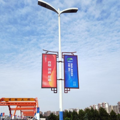 大朗廠家求制作DLDG595燈桿燈箱廣告牌太陽能供電雙畫面好看