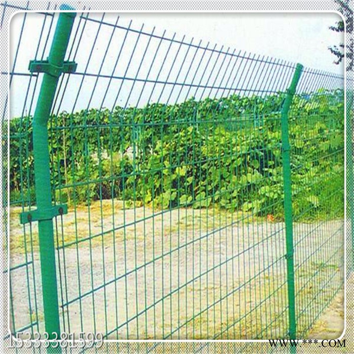 鞍山家用圍墻防護(hù)網(wǎng)光伏果園防護(hù)圍欄網(wǎng)