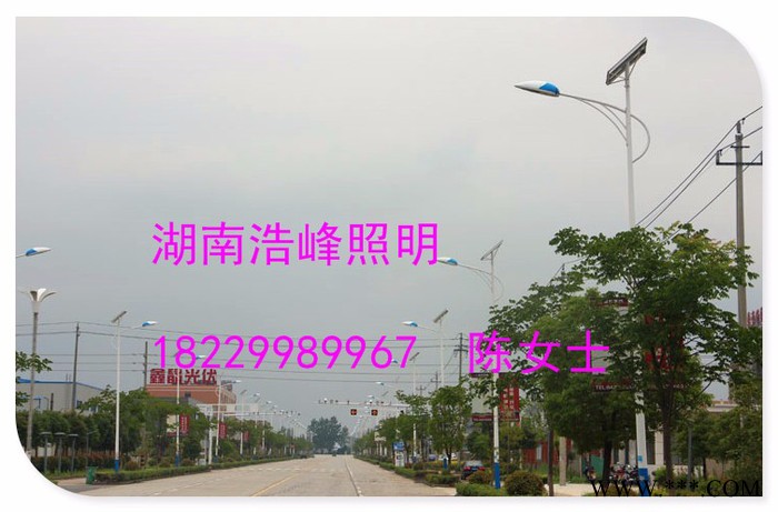 浩峰照明太陽能路燈生產廠家湖南長沙鋰電池太陽能路燈