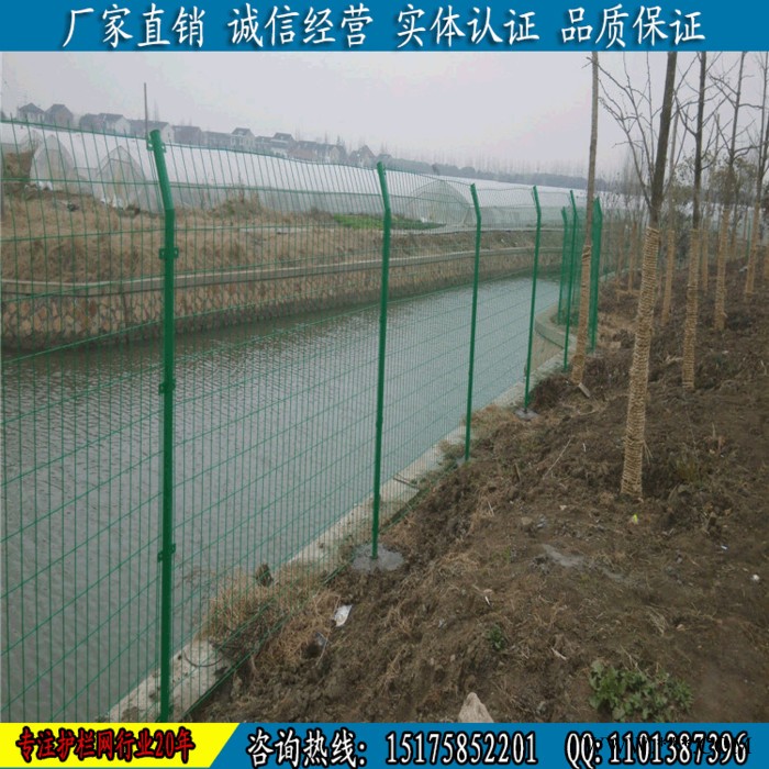 建筑工地防護網(wǎng) 光伏電廠圍欄網(wǎng) 鐵絲網(wǎng)圍墻 廠區(qū)隔離欄 球場護欄網(wǎng)