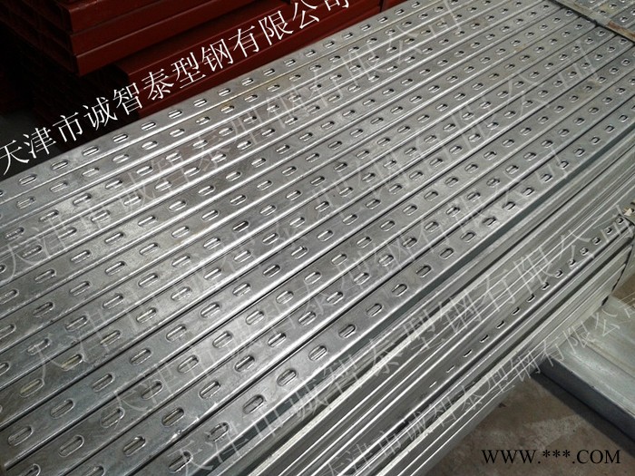 供應(yīng)新疆哈密光伏太陽(yáng)能支架