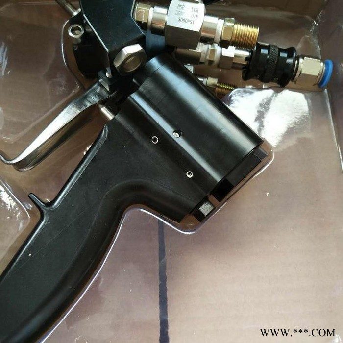 太陽能熱水器保溫澆注機 聚氨酯太陽能高壓發(fā)泡機設(shè)備