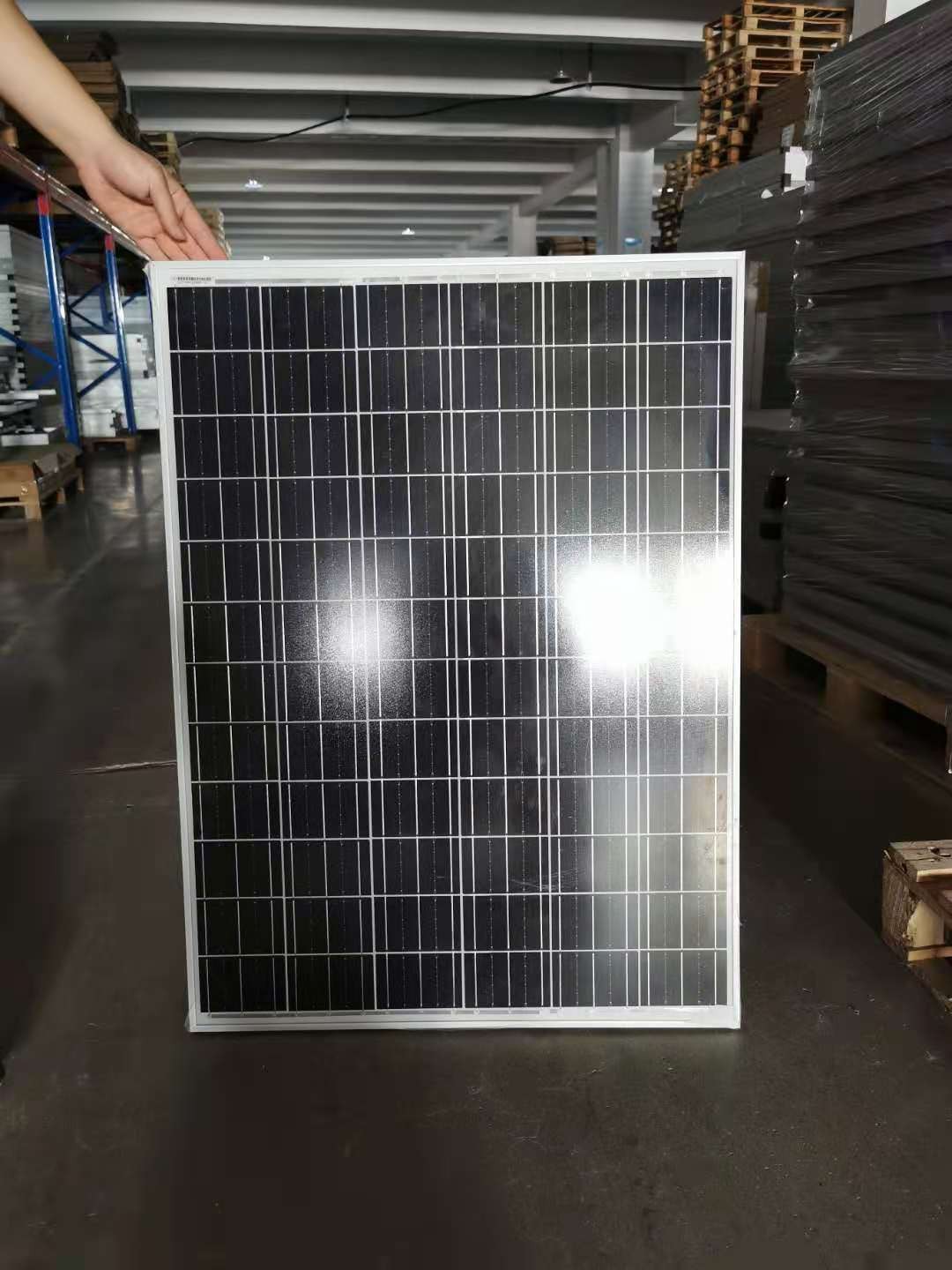 廠家直營(yíng) 100W單晶 太陽能充12V電瓶 太陽能電池板 18V光伏路燈板